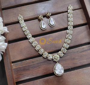 Elegant stone necklace Elegant stone necklace