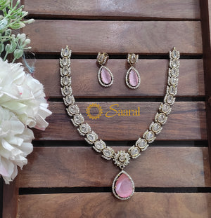 Elegant stone necklace Elegant stone necklace