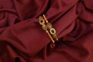 Pretty GREEN Stone Bangle Pretty GREEN Stone Bangle
