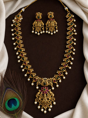 STUNNING Bridal Haram with white beads Hanging STUNNING Bridal Haram with white beads Hanging