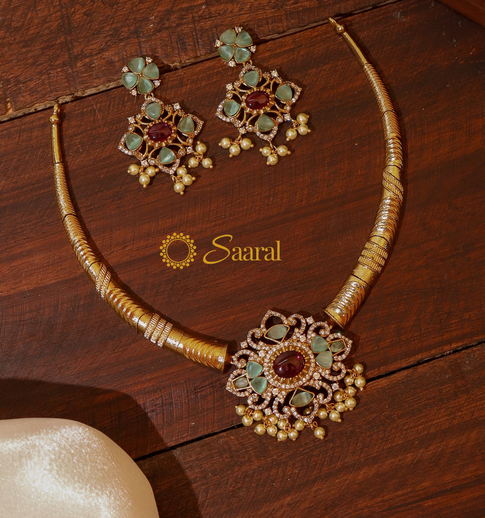 HASLI PATTERN NECKLACE
