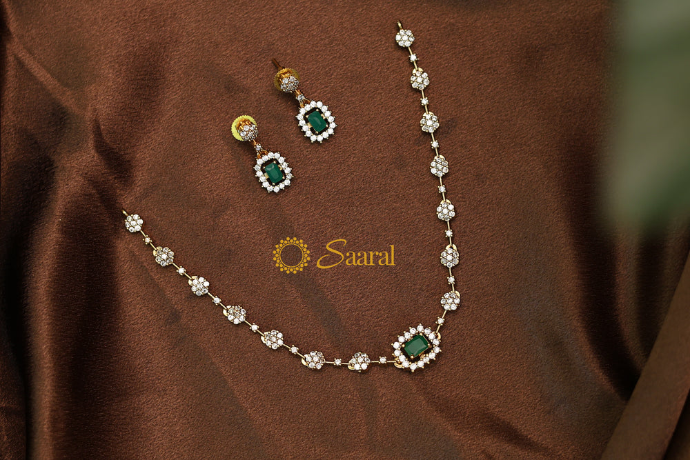 GREEN STONE NECKLACE