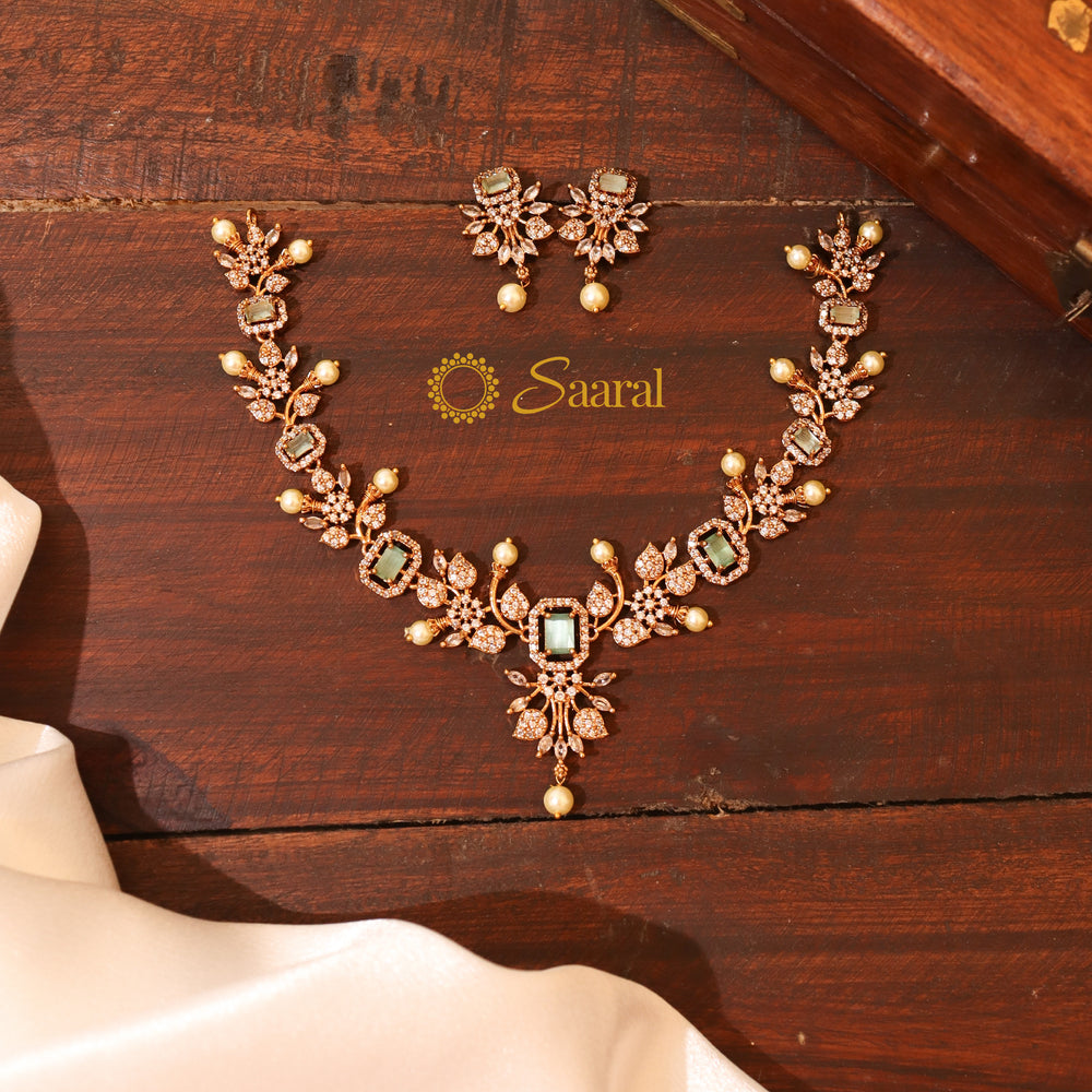 GORGEOUS FLORAL TYPE NECKLACE