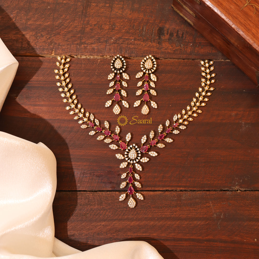 LEAF PATTERN NECKLACE