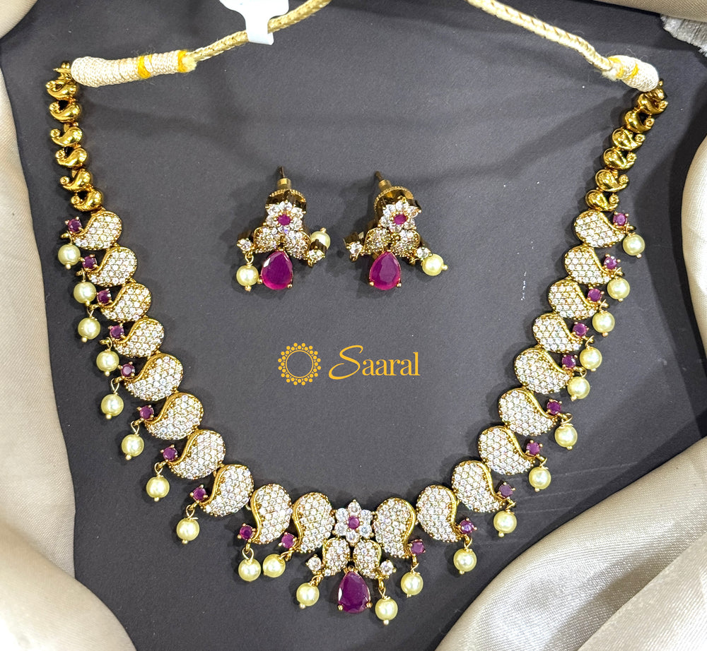 ANTIQUE NECKSET WITH RUBY STONE