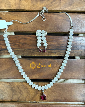 STUNNING SILVER NECKSET
