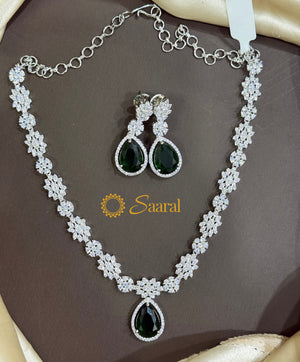 GORGEOUS SILVER  SET WITH GREEN STONE