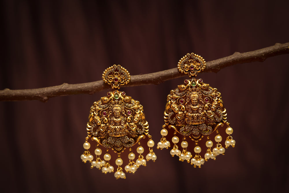 BEADS HANGING LAKSMI EARRING