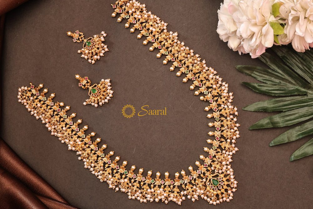 STUNNING MID HARAM WITH PEARL HANGINGS