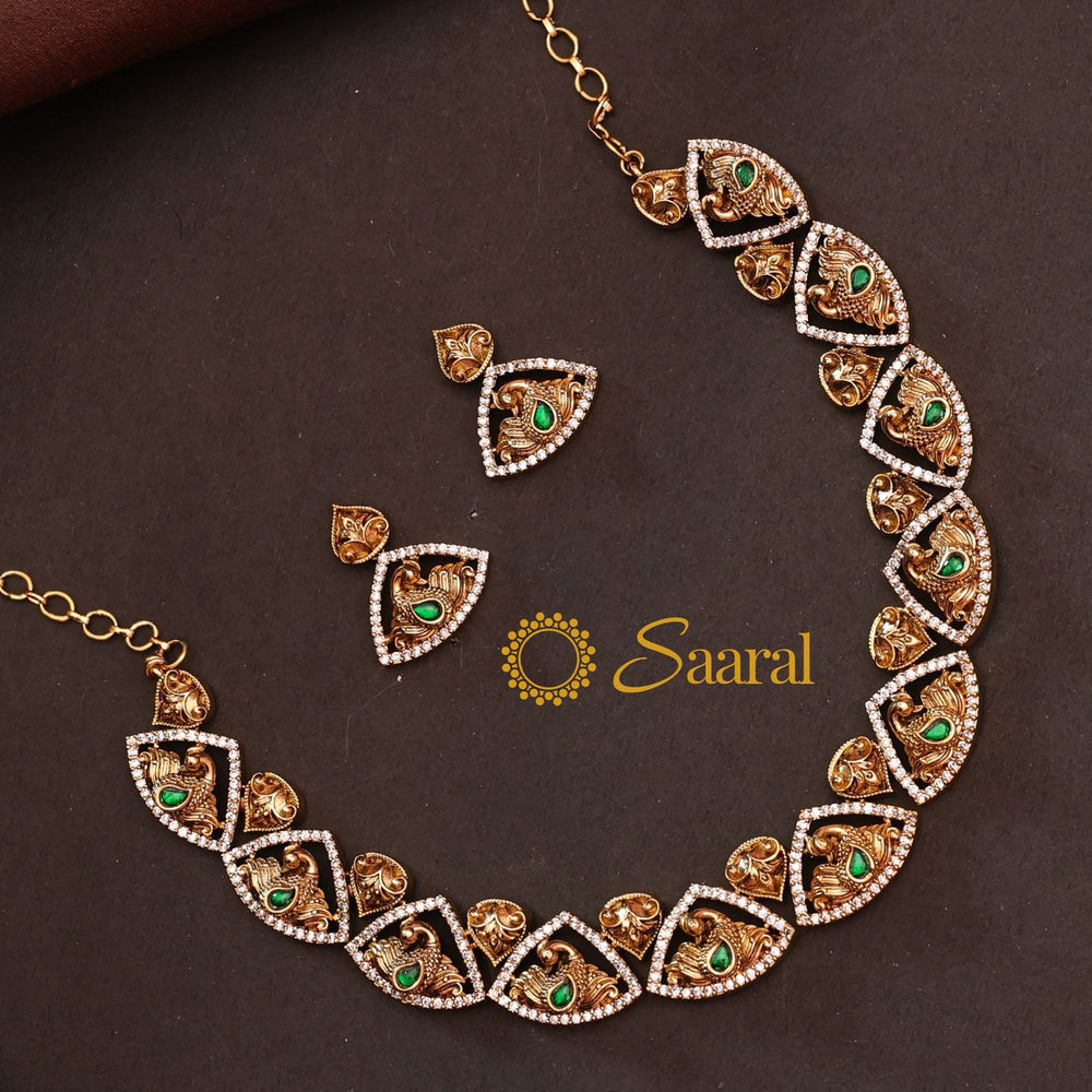 NON IDOL Antique CHOKER