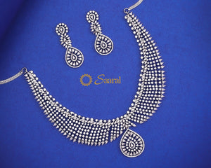 GORGEOUS AD SET WITH PENDANT