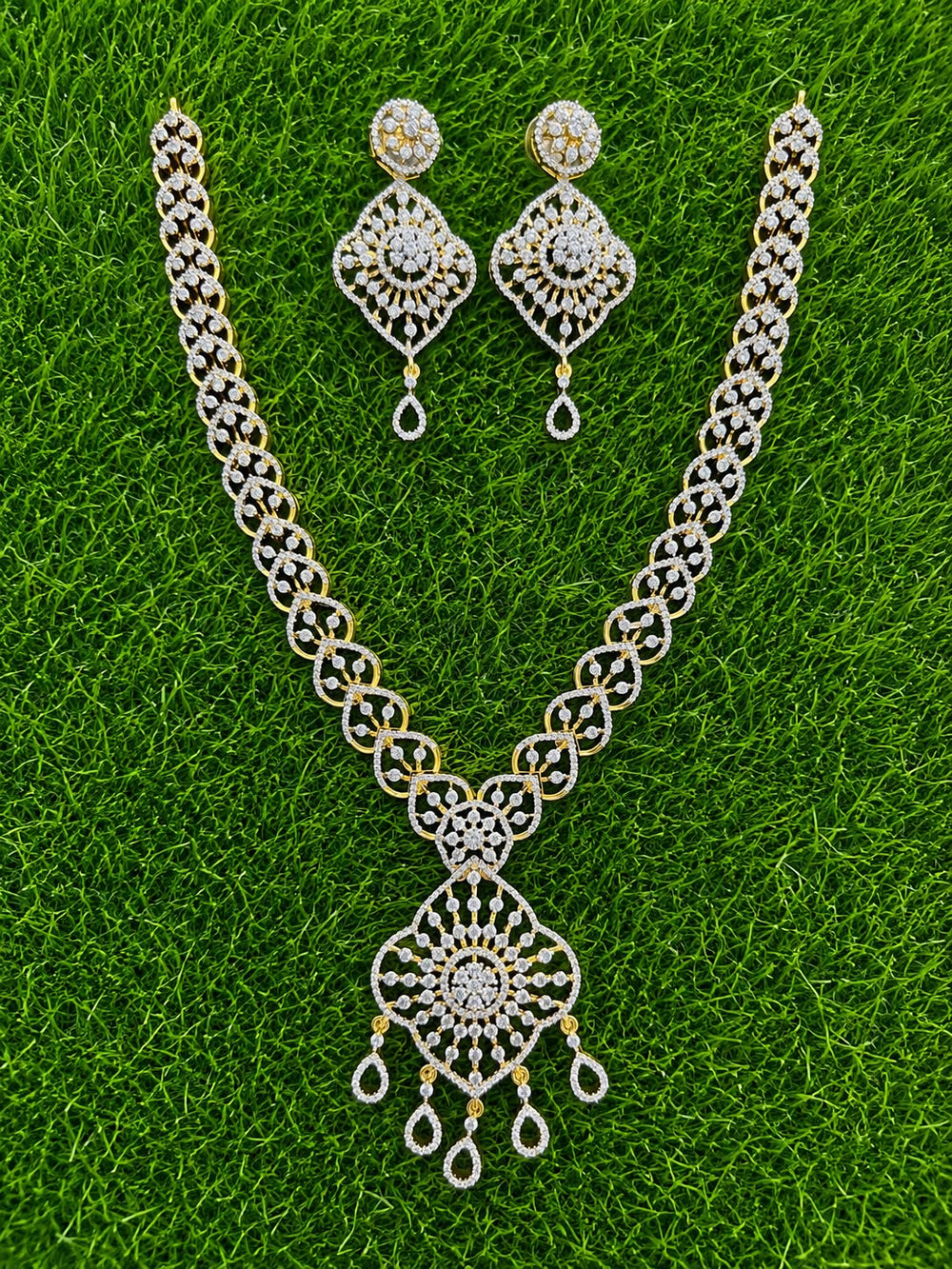 Dazzling WHITE STONE AD Haram